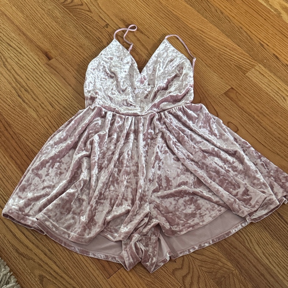 Forever21/  Elegant Pink Velvet Women's Romper